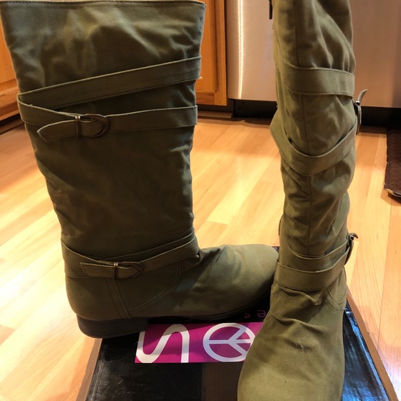 SOS Olive Boots - Picture 7 of 8